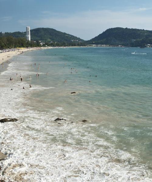 Una bonita panorámica de Patong Beach