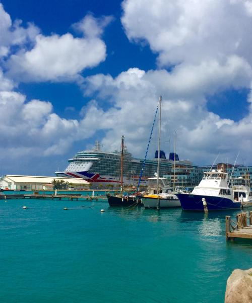 Krásný pohled na město Oranjestad