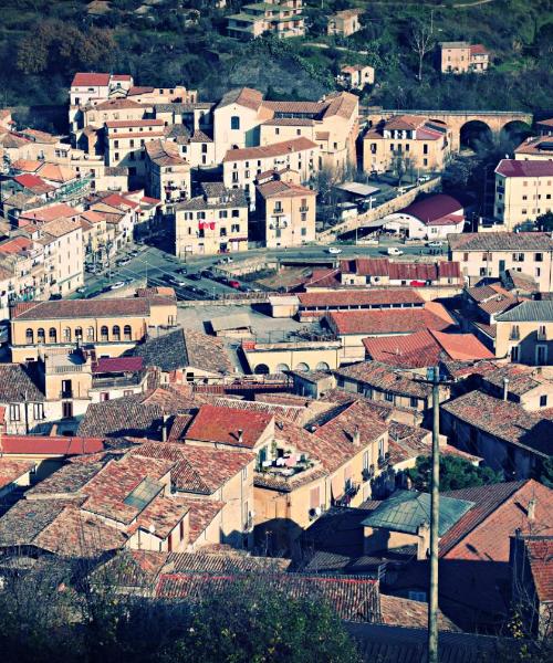 Piękny widok na miasto Montalto Uffugo
