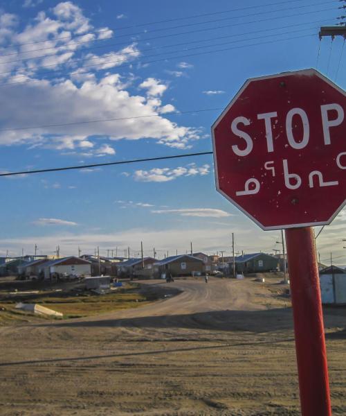 Krásný pohled na město Iqaluit