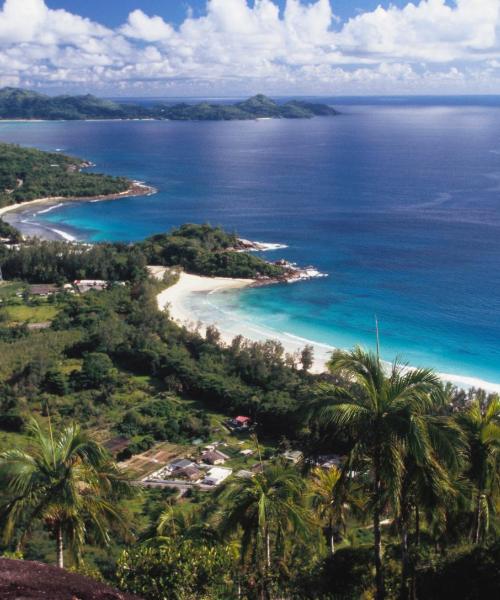 Una panoràmica bonica de Grand'Anse, una ciutat popular entre els nostres usuaris