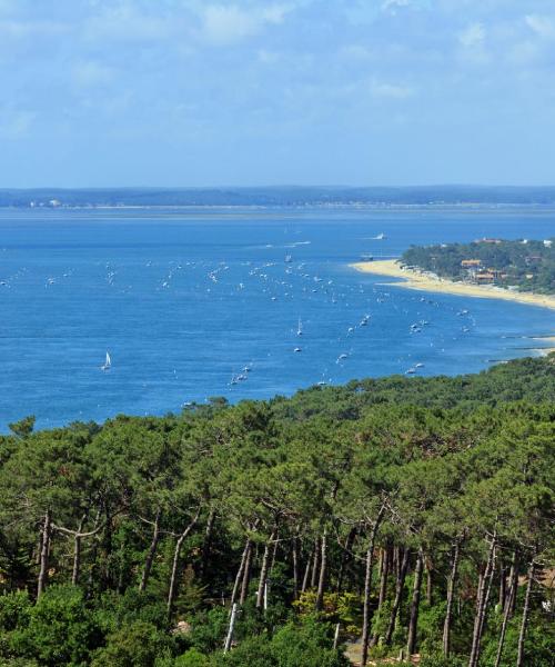 Kaunis näkymä kaupunkiin Cap-Ferret