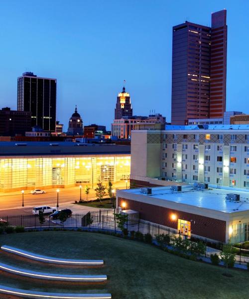 Krásný pohled na město Fort Wayne (spojení přes Letiště Fort Wayne   )