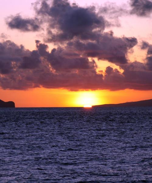 Kaunis näkymä kaupunkiin Puerto Baquerizo Moreno