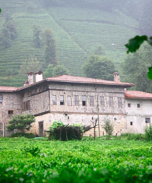 Čudovit pogled na mesto Rize