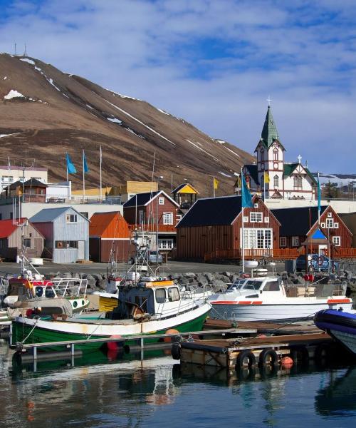 Een mooi uitzicht op Húsavík