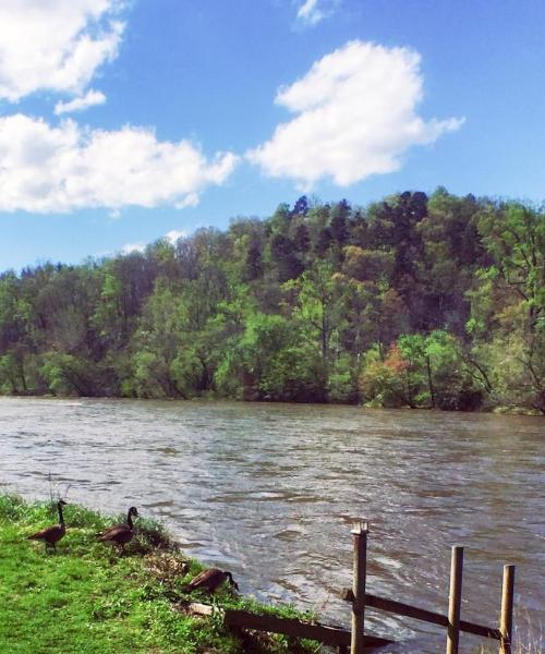 Čudovit pogled na mesto Arden