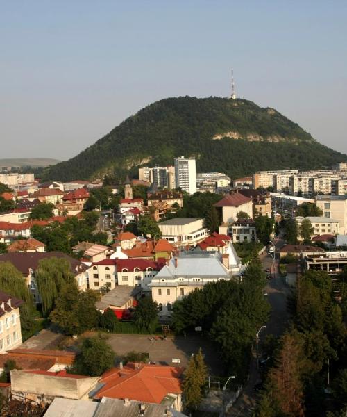 Piękny widok na miasto Piatra Neamţ