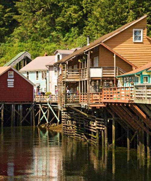 Una bellissima vista di Ketchikan, dove l'aeroporto principale è Aeroporto Internazionale di Ketchikan
