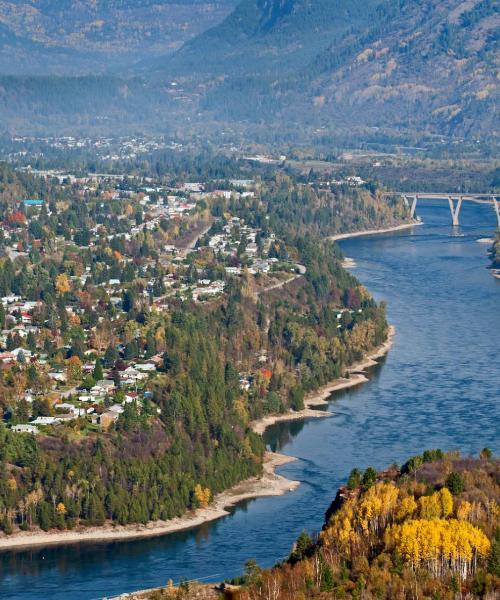 Piękny widok na miasto Castlegar