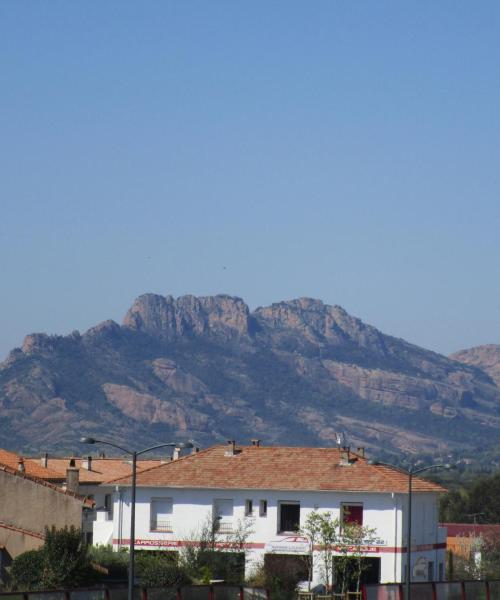 Krásný pohled na město Puget-sur Argens