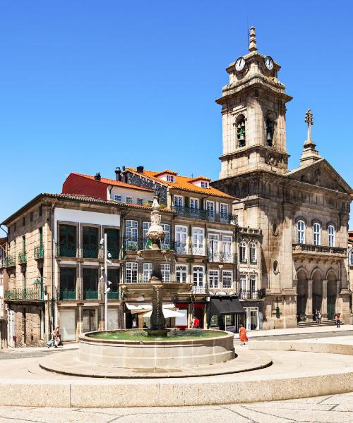 Krásný pohled na město Guimarães