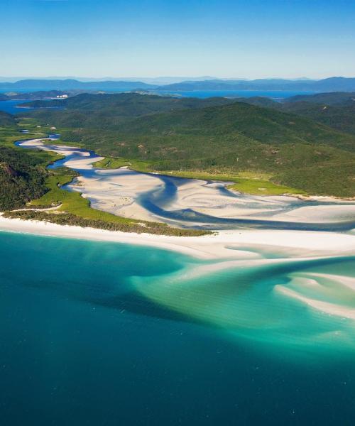 Een mooi uitzicht op Airlie Beach