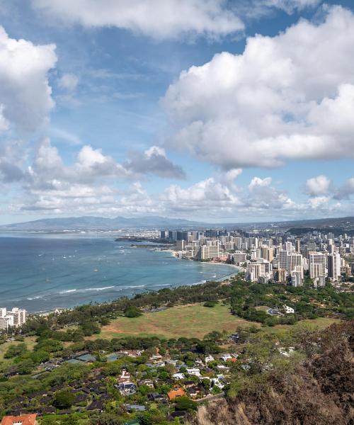 A beautiful view of Honolulu serviced by Honolulu Airport