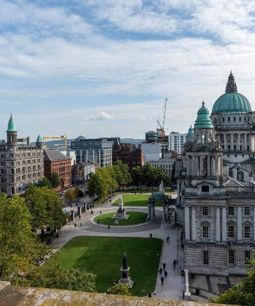 Krásný pohled na město Belfast (spojení přes Mezinárodní letiště Belfast)