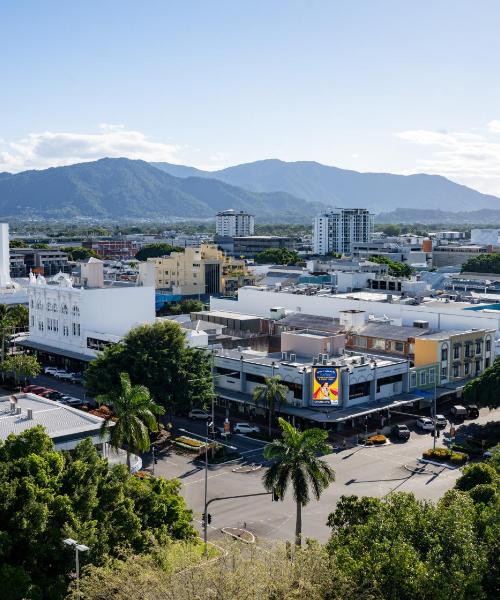 Kaunis näkymä kaupunkiin Cairns