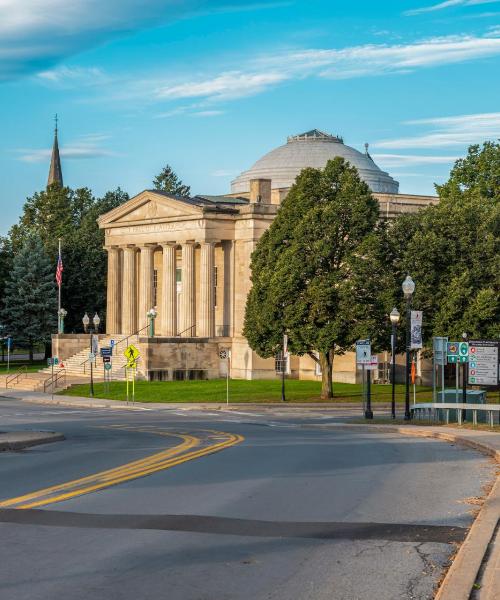 Krásný pohled na město Plattsburgh (spojení přes Mezinárodní letiště Plattsburgh     )