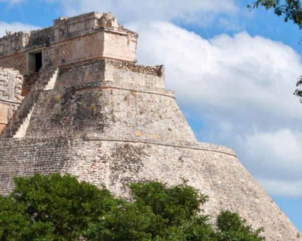 Krásný pohled na město Uxmal