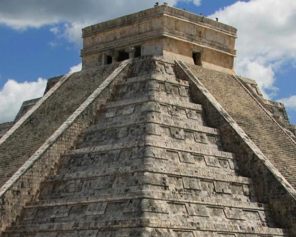 Čudovit pogled na mesto Chichen Itza