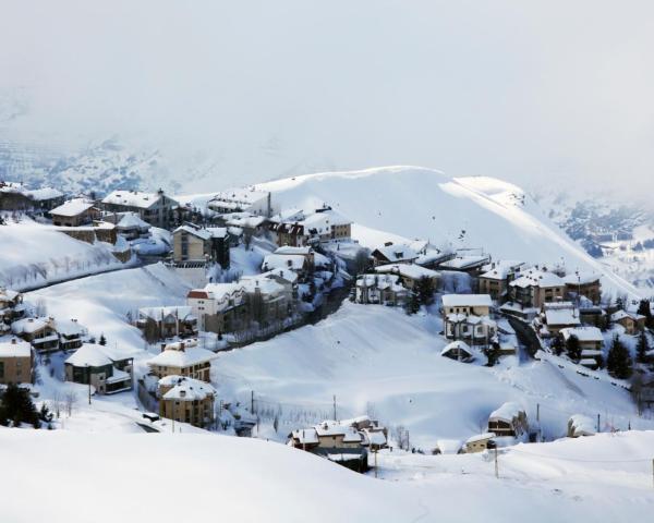 Čudovit pogled na mesto Faraiya