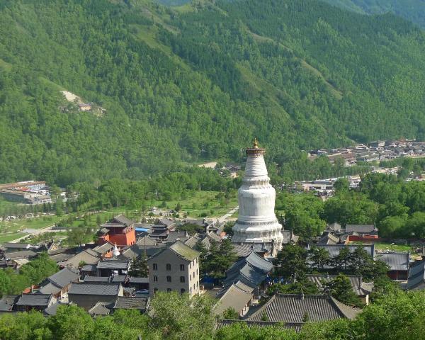 Krásny pohľad na mesto Wutaishan