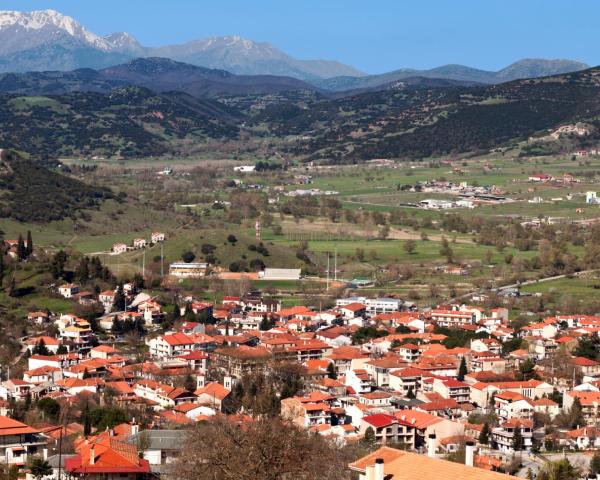 Čudovit pogled na mesto Kalavrita