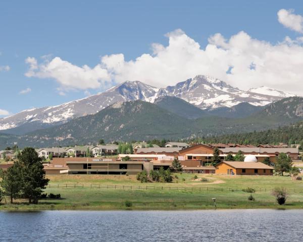 A beautiful view of Estes Park.