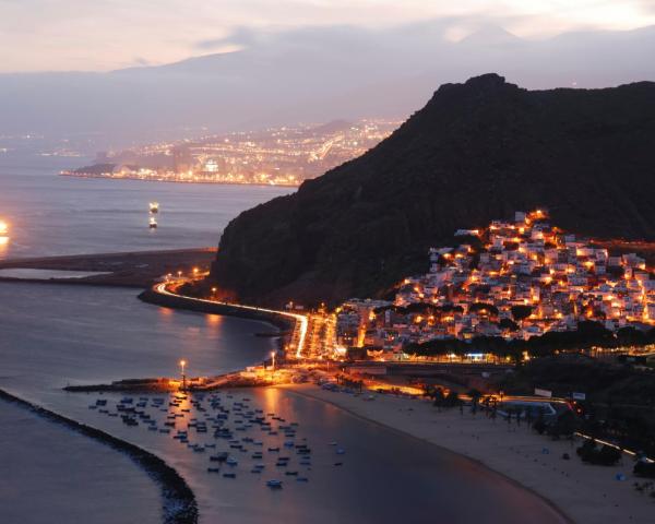 En smuk udsigt over Santa Cruz de Tenerife