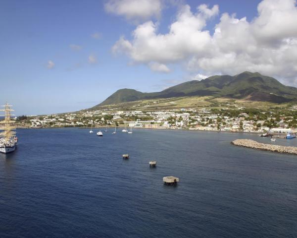 Όμορφη θέα του προορισμού Basseterre