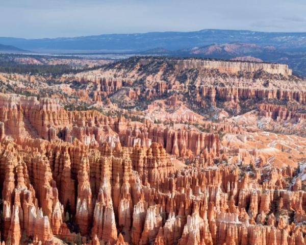 Kaunis näkymä kaupungista Bryce Canyon