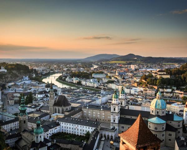 Piękny widok miasta Salzburg