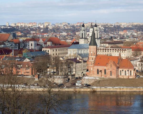 Krásný pohled na město Kaunas