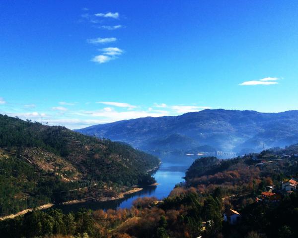 Čudovit pogled na mesto Geres