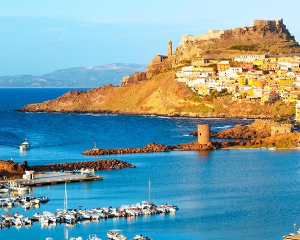 Krásny pohľad na mesto Castelsardo