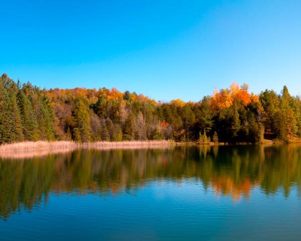 Pemandangan indah Sylvan Lake