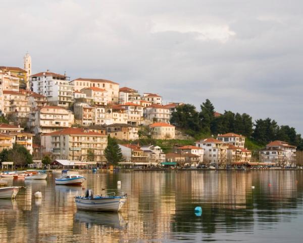 Piękny widok miasta Kastoria
