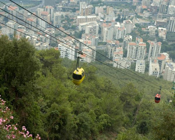 Čudovit pogled na mesto Djounie