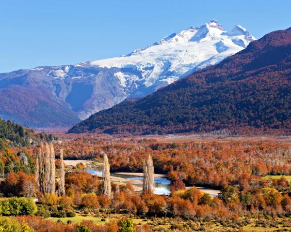 Όμορφη θέα του προορισμού Dina Huapi