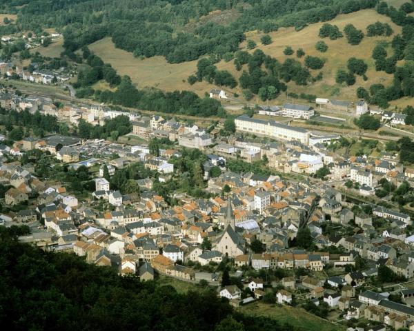 Гарний краєвид міста Brive