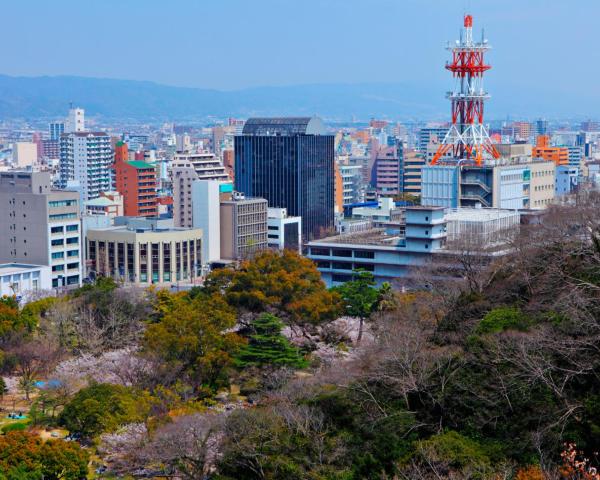 Krásny pohľad na mesto Wakayama