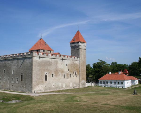 Predivan pogled na grad 'Arensburg' 