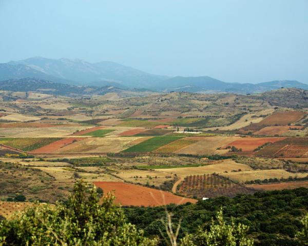 Гарний краєвид міста Puebla de Alfinden