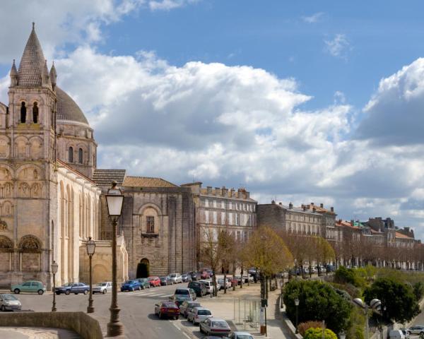 Una bonita vista de Angouleme