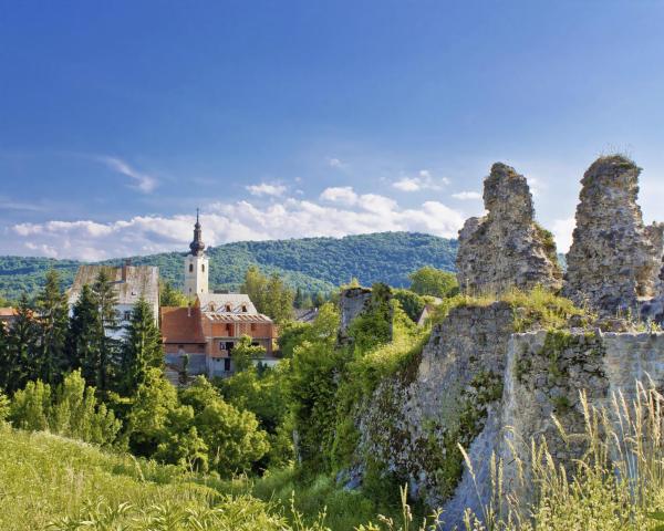 Predivan pogled na grad 'Slunj' 