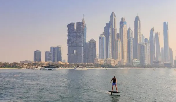 두바이 도시 이미지(Booking.com)