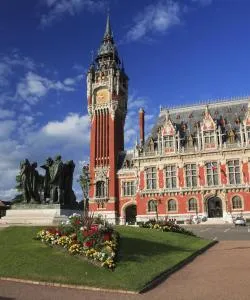 District of Calais where our customers prefer to stay.