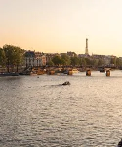 District of Paris where our customers prefer to stay.