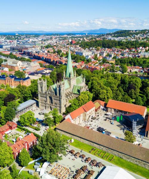 Čtvrť v destinaci Trondheim, kde se naši zákazníci rádi ubytovávají.