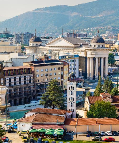 Četrt v mestu Skopje, v kateri naše stranke najraje bivajo.