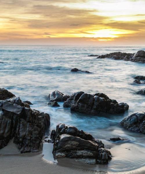 Distrik Pantai Patong tempat pelanggan kami suka menginap.